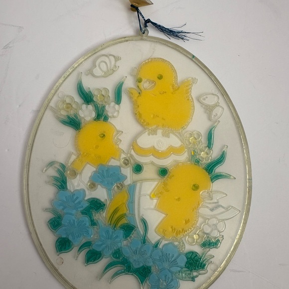 Vintage plastic Easter window decor - Picture 3 of 6